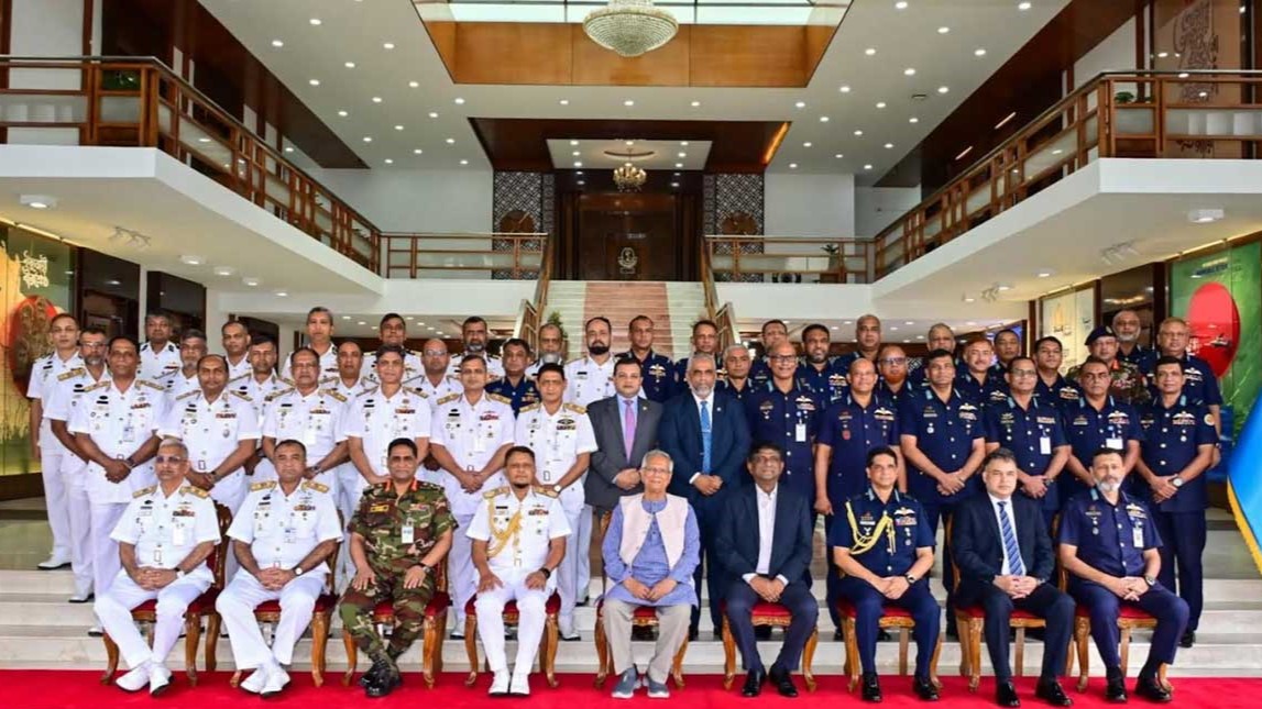 নৌ ও বিমানবাহিনীর নির্বাচনী পর্ষদ উদ্বোধন করলেন প্রধান উপদেষ্টা